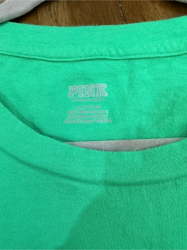 PINK Victoria's Secret St Patrick's Day Shamrock Green Crop Tee Shirt Size L - Image 4