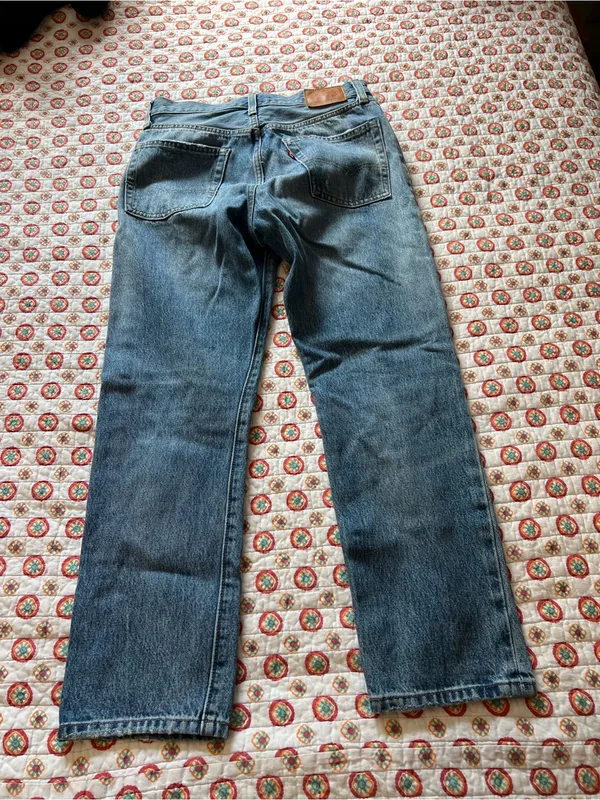 EUC Levi’s Premium 501 Denim Light Wash Distressed Jeans size 26 - Image 4