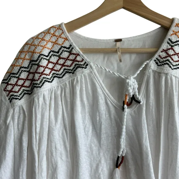 Free People Market Tee M Dolman Embroidered V-Neck Boho Cotton *NWOT* - Image 8