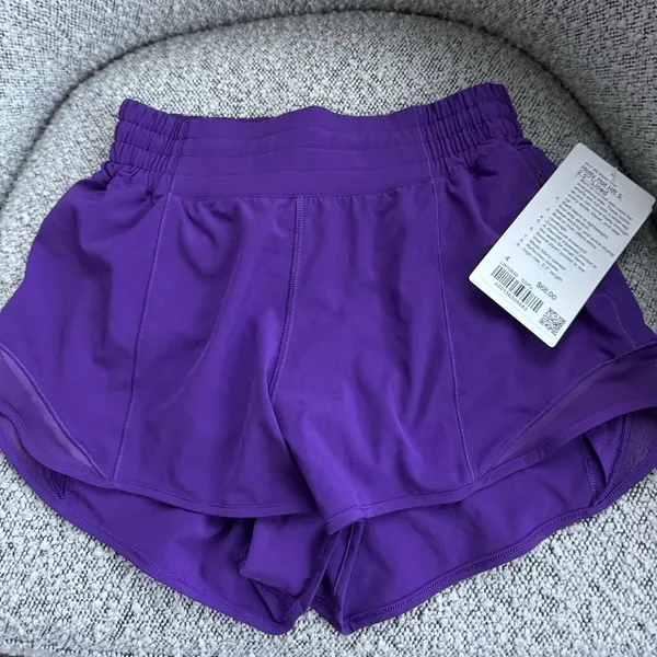 NWT LULULEMON - Hotty Hot HR Lined Short 2.5" - $68 - Size 4 - Image 7