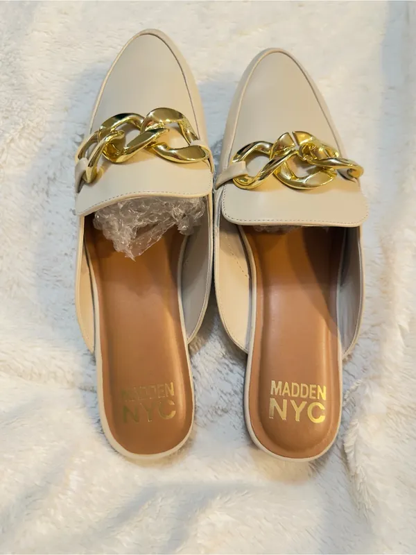 Madden NYC Women's Almond Toe Mules with Gold-Tone Chain Size 8.5-new! - Image 4