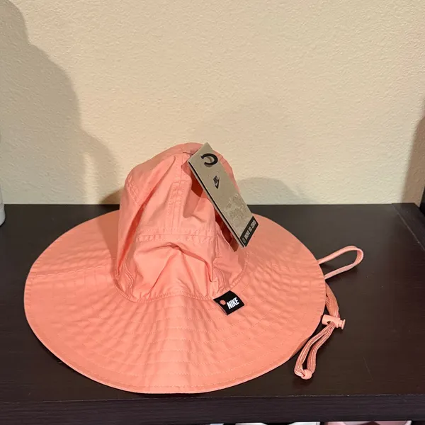 Nike Apex Wide-Brim Pocket Bucket Hat Color Apricot Agate - Image 3