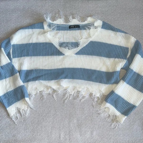 Shein White Blue Stripe Cropped Distressed Sweater Sz Sm - Image 2