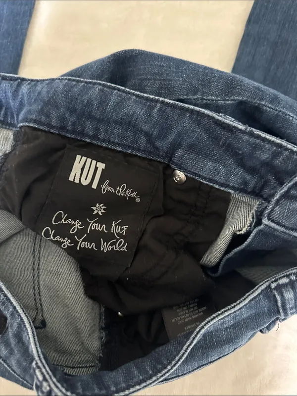 Kut from the Kloth Farah Women's Baby Boot Cut Jeans - Image 3