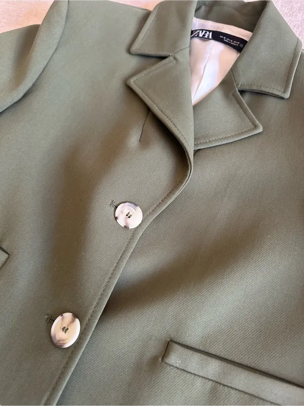 NEW Zara Cropped Olive Green Structured Blazer XS - Image 3