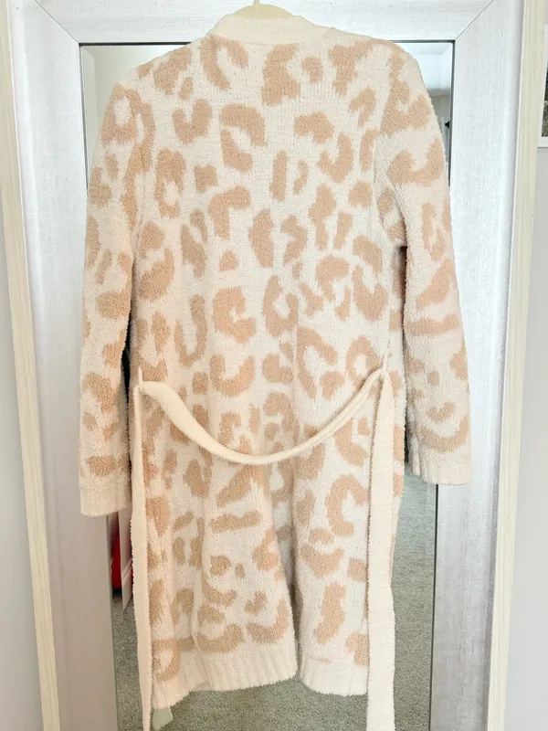 Pink lily cheetah print robe - Image 2
