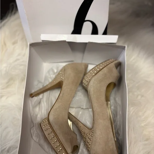 Nine West Studit Tan Suede Studded Peep Toe Platform Pumps Gold‎ Accents 8M - Image 11