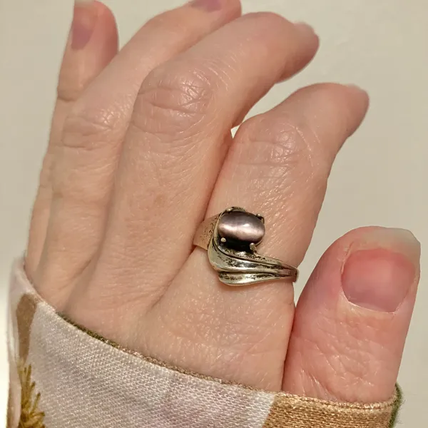 Purple Glass Faux Star Sapphire Silver Victorian Ring “Tabitha” Dark Femme Classic Jewelry - Image 3