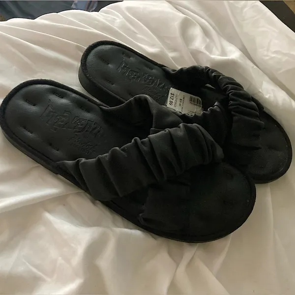 Black Crisscross Slip Ons Size 7 - Image 13