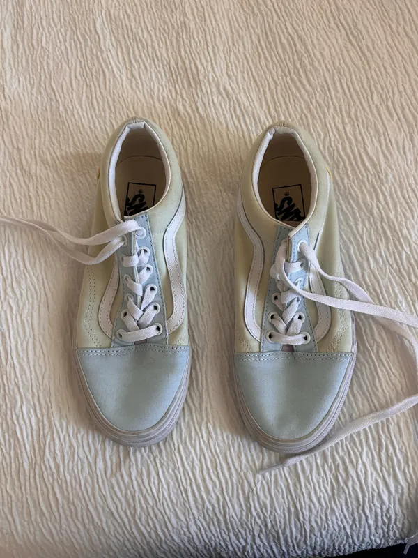 vans  - Image 2
