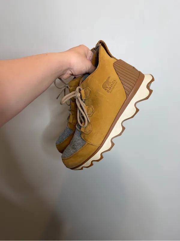 Sorel Kinetic Caribou Boots Womens 10 Waterproof Camel Sneaker Booties Lace Up - Image 3