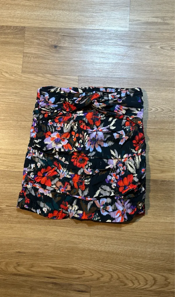 Zara XS Black Multicolor Floral Ruffle Knot Draped High-Waist Mini Skirt - Image 2