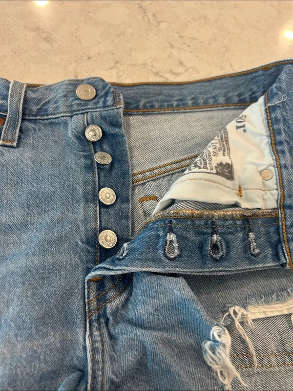 Women’s Levi Strauss Jean Button Front Shorts Size 27 - Image 6