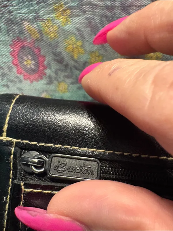 Buxton Black Leather Wallet with Cream Stitching Detail - Image 4