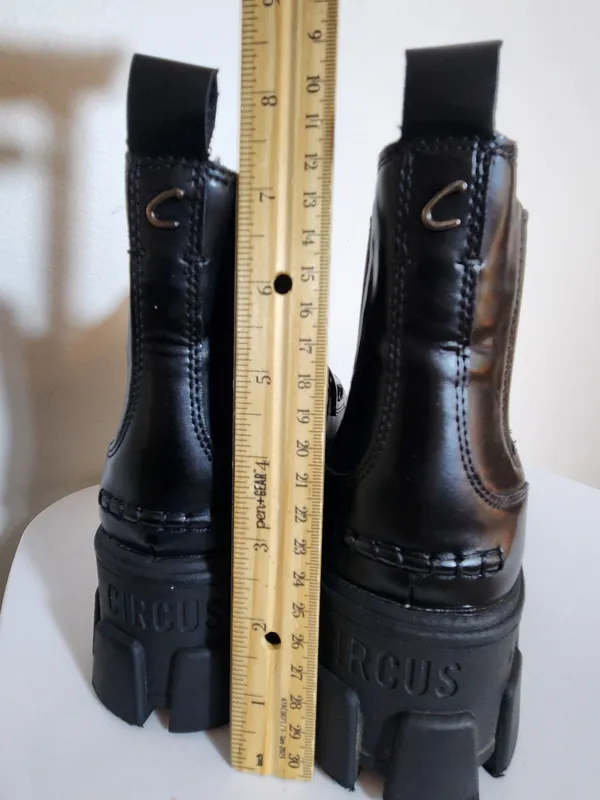 Circus by Sam Edelman Black Chelsea Loafer Platform Lug Sole Boots Size 9 - Image 10