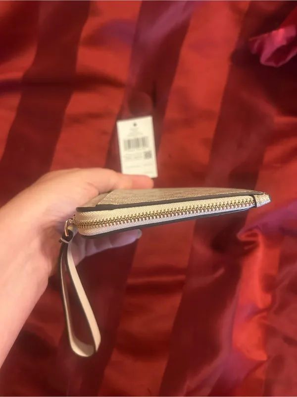 Kate spade flower dark beige wristlet - Image 7
