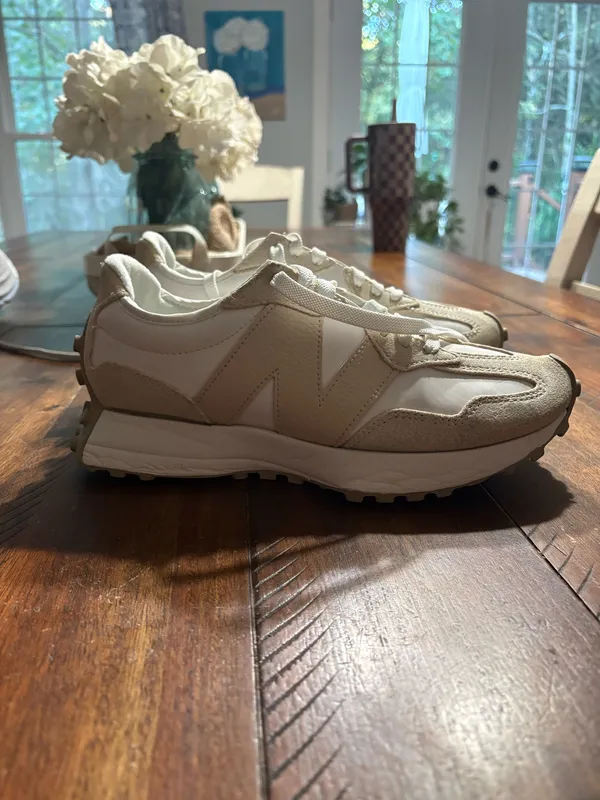 New Balance 327 Women’s Sneakers - Image 2