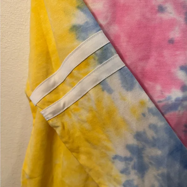 Lagaci Yellow & Pink Hoodie Size Large - Image 3