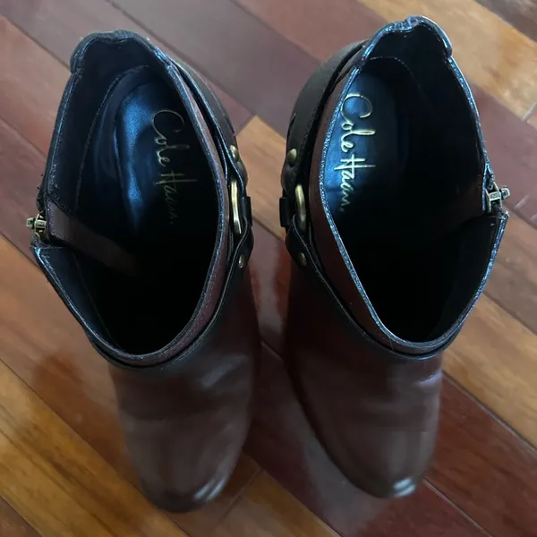 Cole Haan Ankle Boots High Heel Booties Two Tone Brown Leather Side Zip Buckle - Image 3