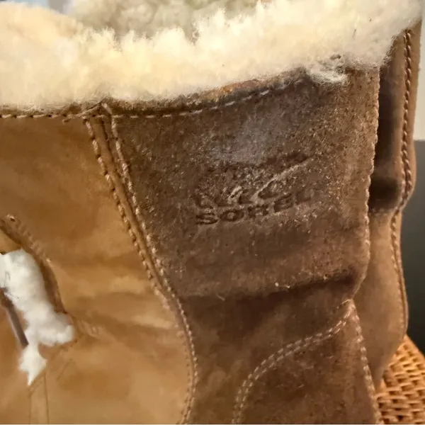 Sorel Joan of Arctic Boots Women's 9.5 Nubuck Shearling Hidden Wedge‎ Booties - Image 4