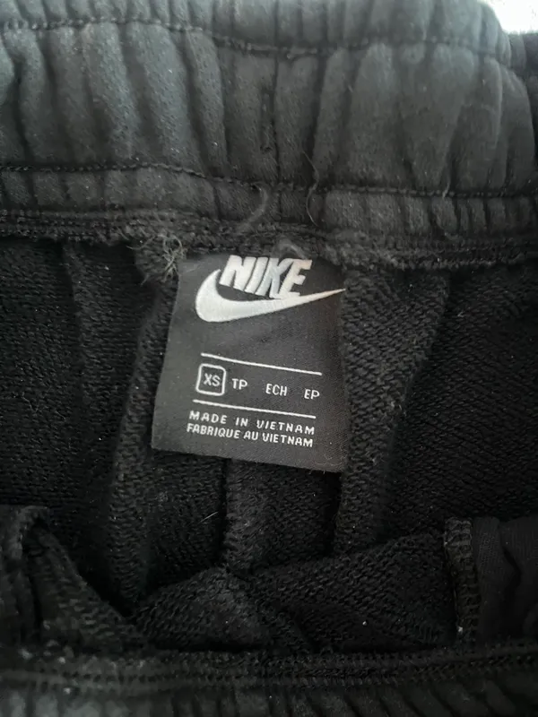 Nike sweatpants - Image 2