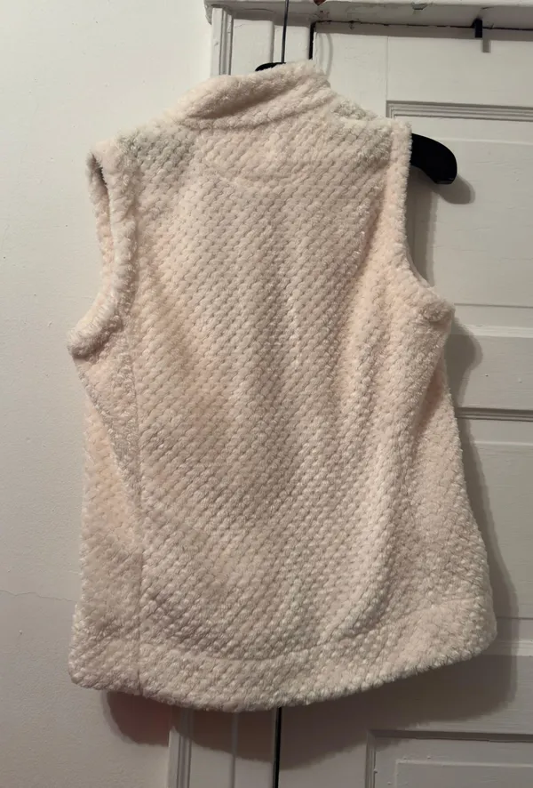 Calvin Klein White Sherpa Vest - Image 3