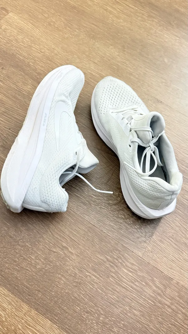 Nike Air Winflo 11 Extra Wide White Photon Dust Women Size 8.5 - Image 5