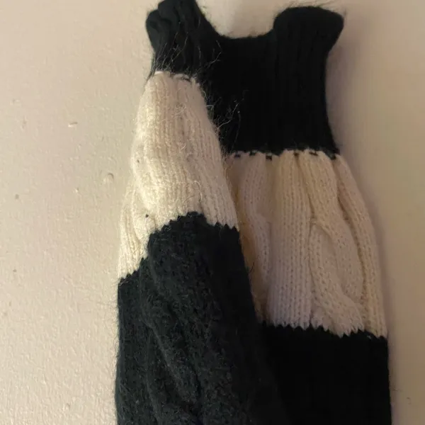 Womens V Neck Acrylic Knit Sweater 2XL Bust 48” Black & White Striped Stripes - Image 5