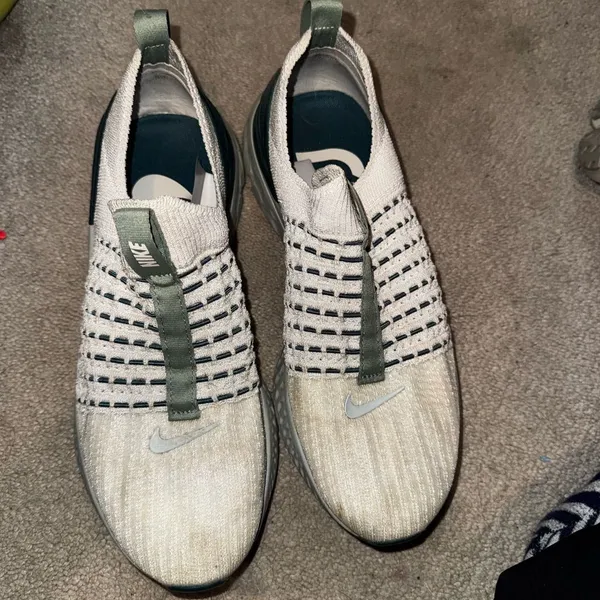 Nike Women’s white and Green Shoes - Image 4