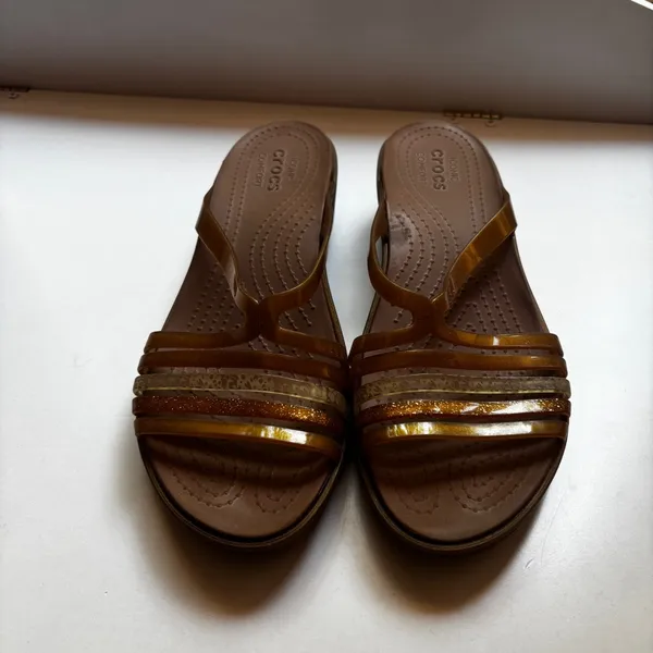 Crocs Isabella Mini Wedge Sandals Size‎ 10 Bronze Strappy Gold Brown Wedges Rare - Image 2