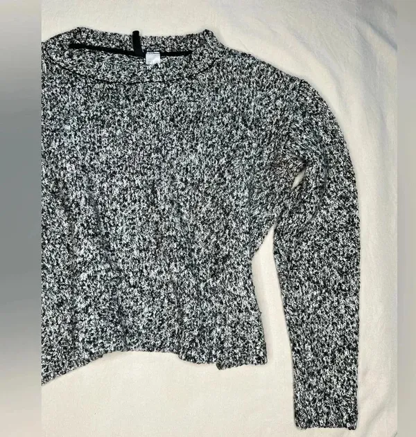 H&M Divided Black Marled Knit Pullover Crop Sweater Size M Long Sleeve - Image 4