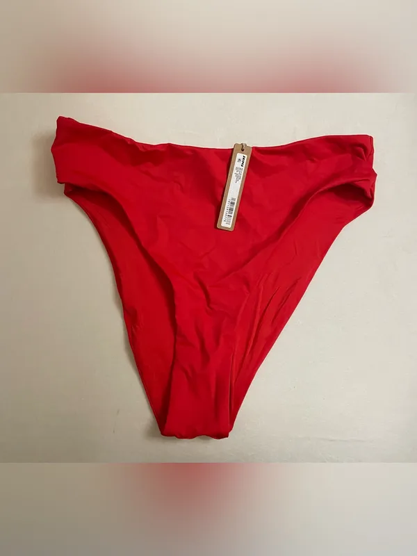 Skims 2Pc SET Twisted Off-Shoulder Bikini Top & Mid Waist Bottoms Ruby Red M - Image 7