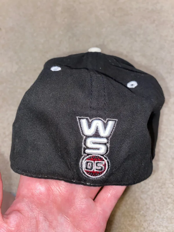 New Era White Sox World Series Champion Hat 2005 - Image 2