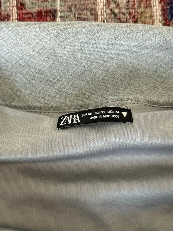 ZARA Grey Off-The-Shoulder Top - Image 3