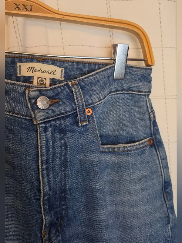 Madewell The Curvy '90s Straight Crop Jean in Hazeldell Wash - Image 9