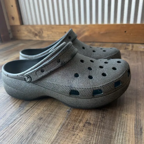 Crocs Womens Classic Platform Sparkly Grey Synthetic Clogs Size 10 - Image 3