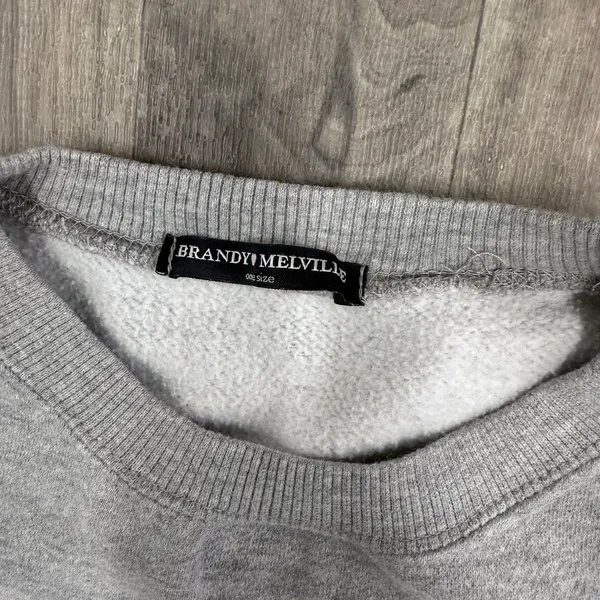 Brandy Melville California Embroidered Cropped Crewneck Sweatshirt Size Small - Image 2