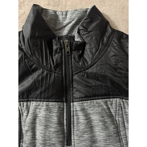 The North Face Women's 1/4 Zip Up Pseudio Vest Gray Black Size Small‎ - Image 2