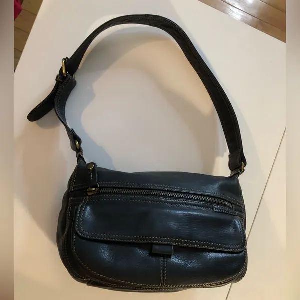 Fossil Black Leather Purse in great shape. It’s really cute - Image 5