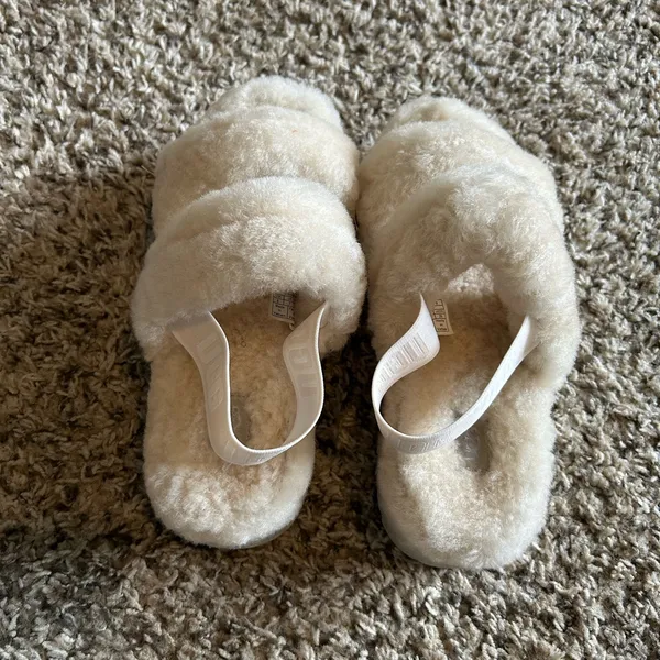 L.A.M.B. Kids Plush Slide Sandals in Cream - Image 7