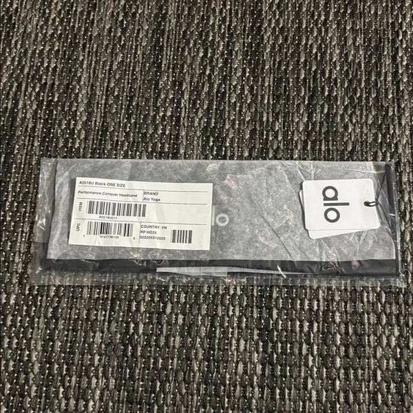 Alo Yoga Black Headband and White Half Crew Sock Medium Set NEW - Image 4