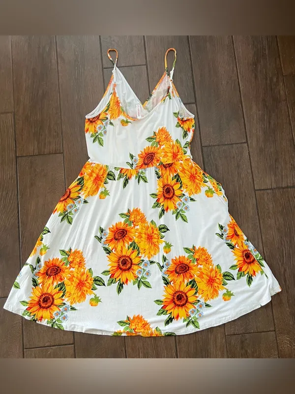 Sunflower White Sundress Weaczzy- Floral Wrap Dress sz L Picnic Wedding Guest - Image 6