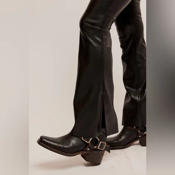 We the free LEVEL UP VEGAN‎ SLIT PANTS IN BLACK BY FREE PEOPLE size 25 - Image 4