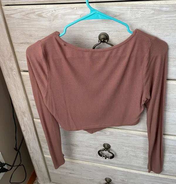 PacSun Cropped Long Sleeve - Image 4