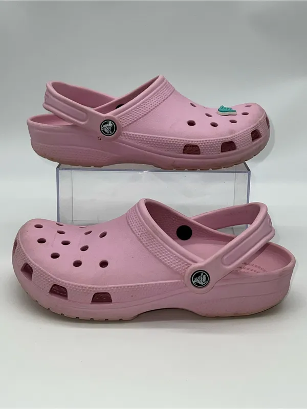 Classic Crocs Women's Taffy Pink Croslite Clog with Teal Hang Loose Jibbitz-Sz 8 - Image 2