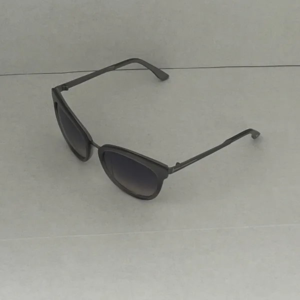 Tom Ford Emma TF‎ 461 59B Grey Sunglasses With Case. - Image 2