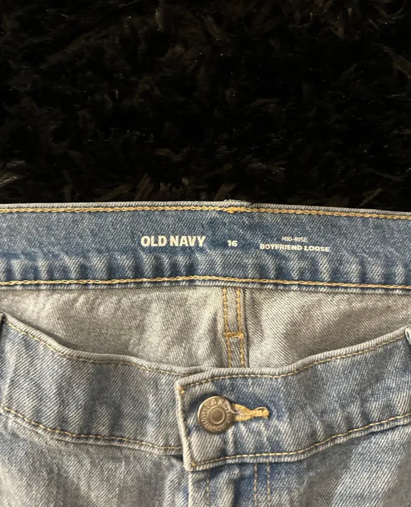 Old Navy Jeans Mid-Rise Boyfriend - Image 2