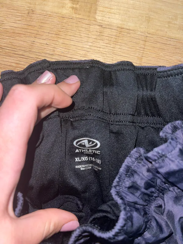 black cheetah/leopard print shorts Size XL - Image 2