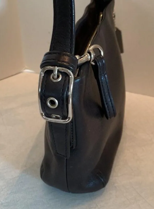 Coach Vintage  Leather Purse - Image 5