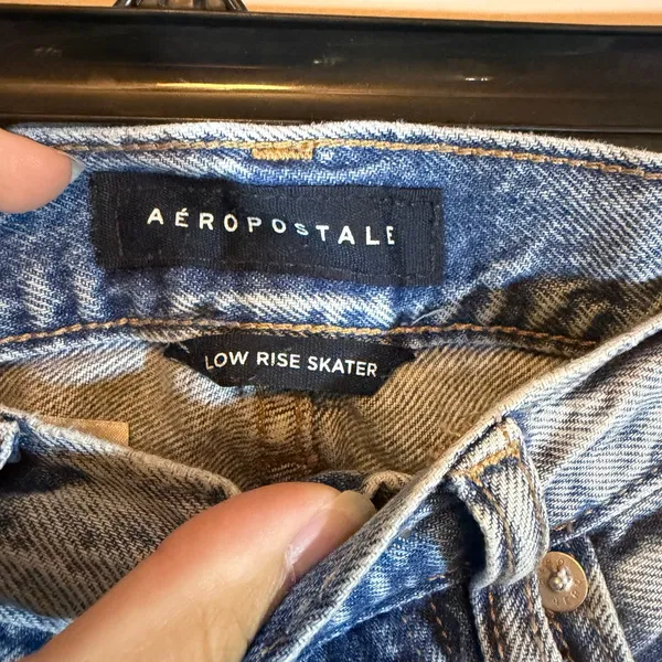 Aeropostale Low Rise Skater Jeans Womens 00R Destroyed Distressed Leg Light Wash - Image 5